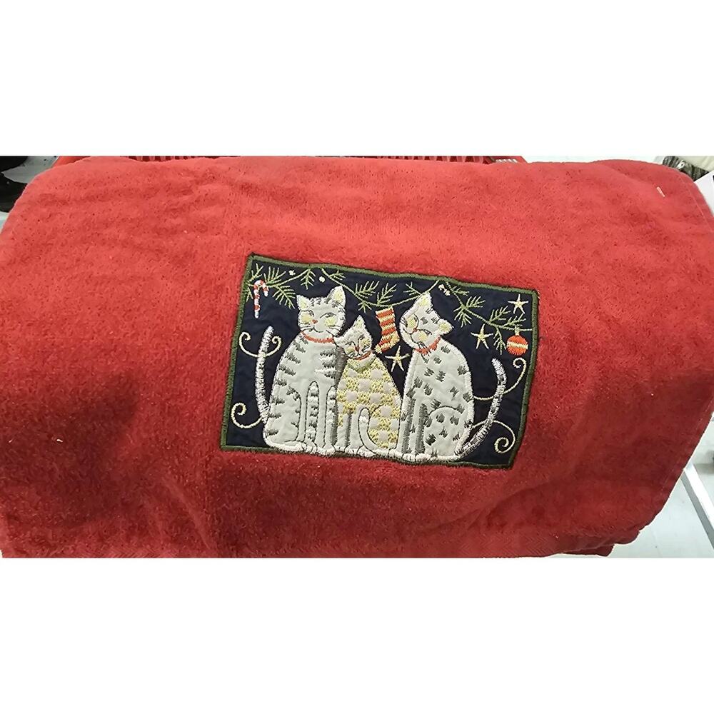 1970s Grand Prix by Avanti Christmas Cat Embroidered Red Hand Towel 2pc Set
